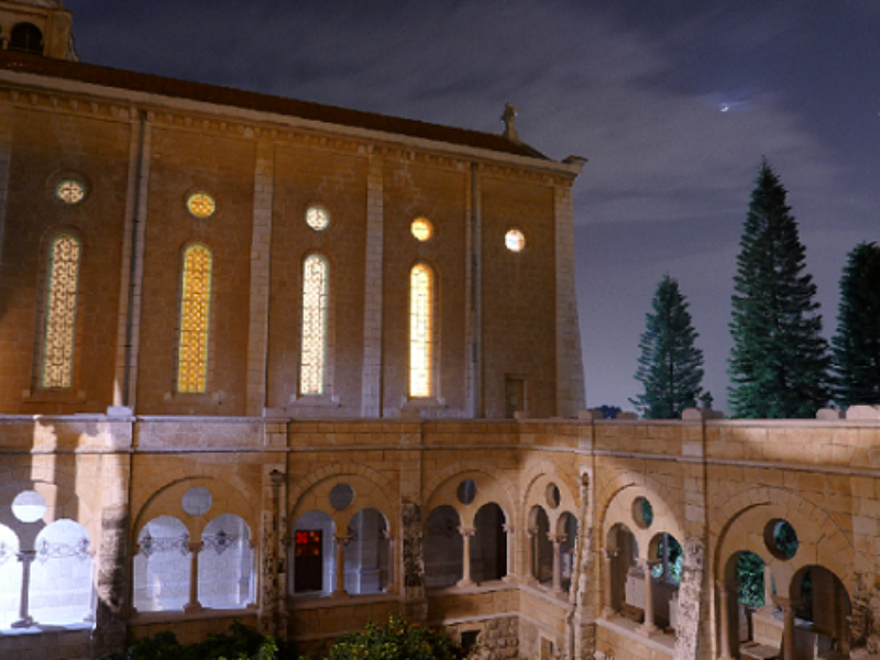 Monastere-nuit